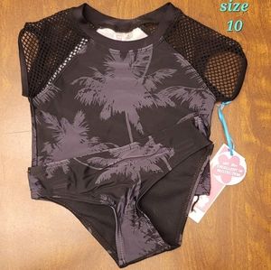 Kids clothing